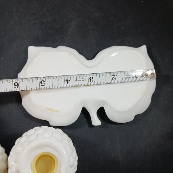 Vintage Grapes Majolica Style MCM Salt and Pepper Shakers - Picture 5 of 9